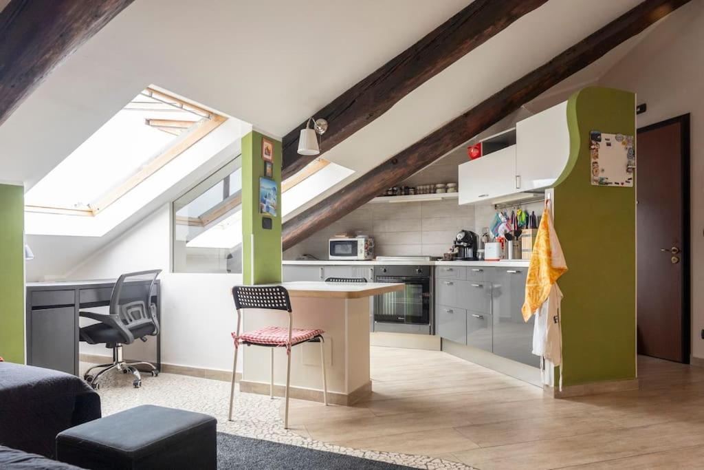 Cozy Attic In The City Center Turim Exterior foto